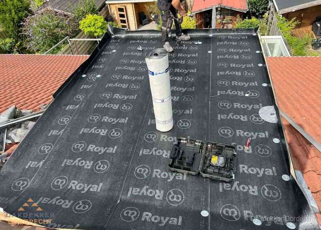 Dakrenovatie met Royal onderdak op plat dak in Dordrecht Dakrenovatie met Royal onderdak op plat dak in Dordrecht