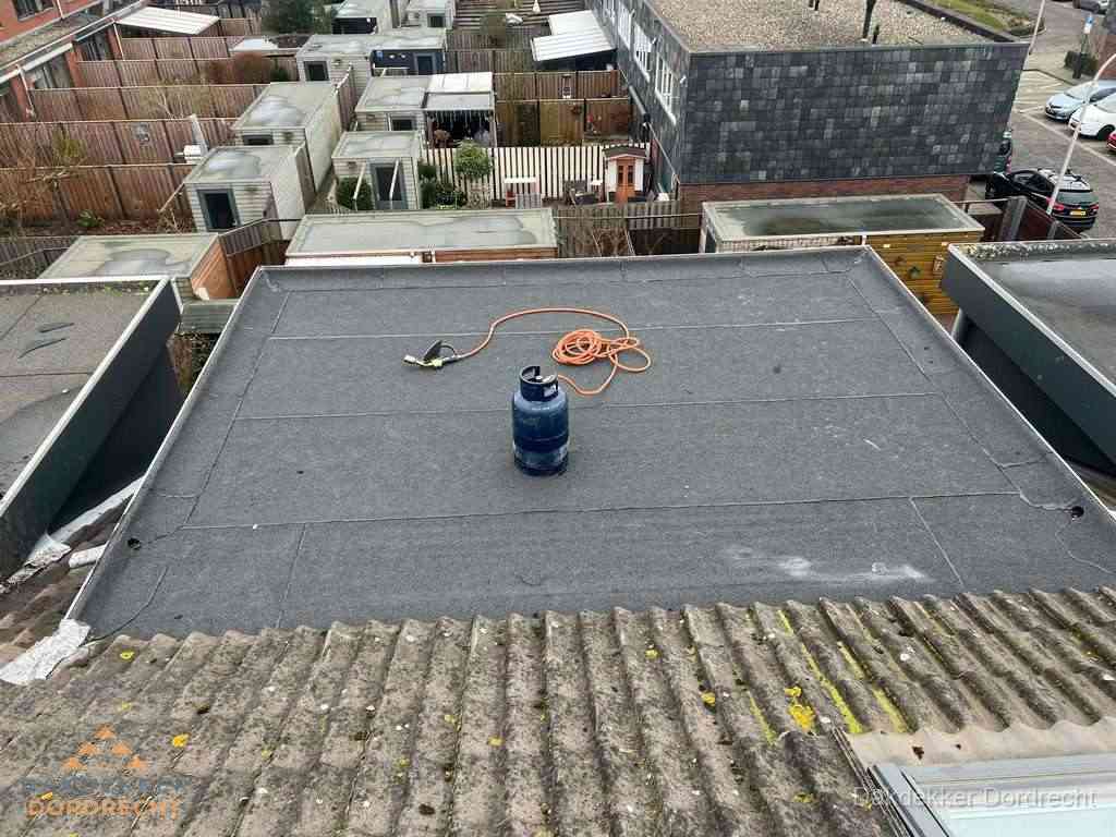 Dakreparatie plat dak met bitumen in Dordrecht Dakreparatie plat dak met bitumen in Dordrecht