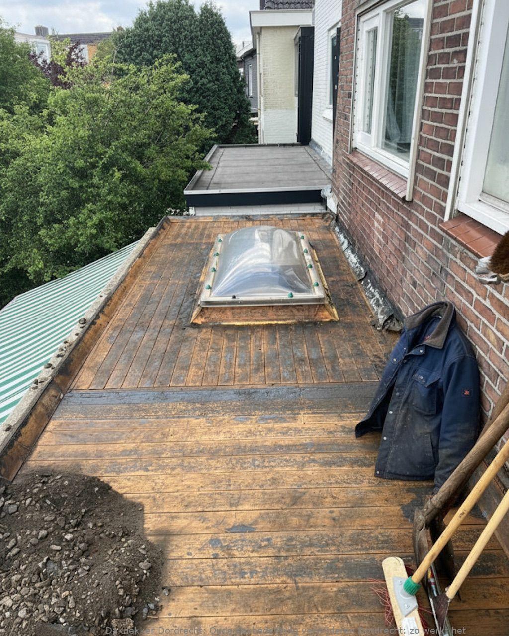 Oude Dakbedekking Verwijderen Dordrecht